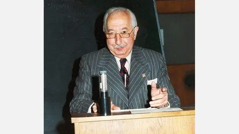 Francisco Grande Covi&aacute;n.
Real Academia Espa&ntilde;ola