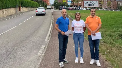 De Izda a dcha, Jes&uacute;s Abad, la concejala de IU Teresa &Aacute;lvarez y Javier Rodr&iacute;guez.