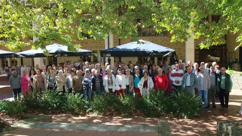 Los asistentes a la comida