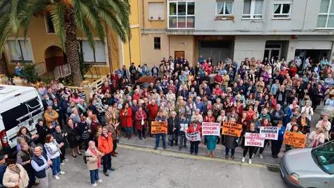 Manifestaci&oacute;n de los vecinos ante el Centro de Salud de El Berr&oacute;n, el a&ntilde;o pasado