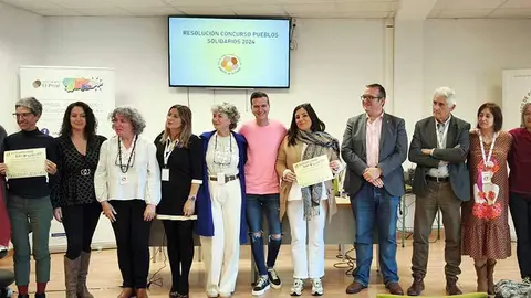 ganadores-y-equipo-redes-solidarias