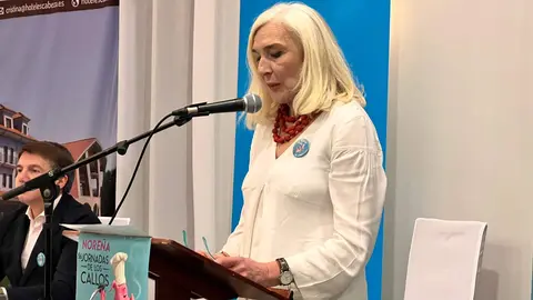 La pregonera, Teresa Camacho, en plena lectura de su discurso