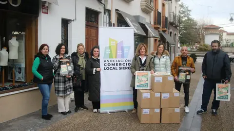 A la izda, Joana Zorita, Natalia Capell&aacute;n, Flori Ori&aacute;n, Patricia Agueria, Bego&ntilde;a Gonz&aacute;lez,Laura L&oacute;pez, Ra&uacute;l Ordiales y Marcos Pintado
