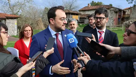 El presidente del Principado, Adri&aacute;n Barb&oacute;n, acudir&aacute; al pleno de Llanera