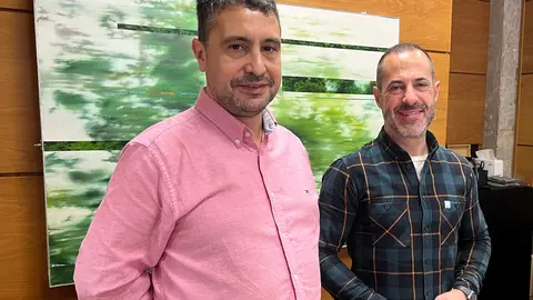 A la izda, el primer teniente de alcalde, Javier Rodr&iacute;guez, junto a &Aacute;ngel Garc&iacute;a