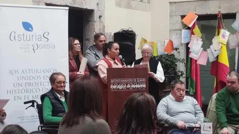 Llanes-capital-poesia