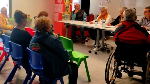 Un momento de la Asamblea general de Llanera sin barreras
