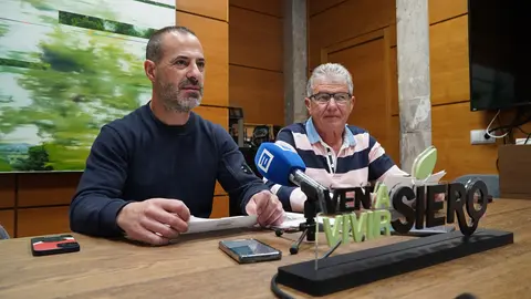 &Aacute;ngel Garc&iacute;a a la izda, junto a Raimundo