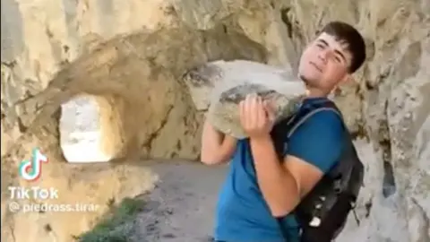 multa-tirar-piedra-ruta-cares