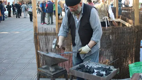 Los talleres tradicionales en vivo, una de las atracciones del Mercado