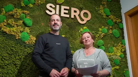 EL alcalde de Siero, &Aacute;ngel Garc&iacute;a, junto a la concejala de festejos, Ana Nosti