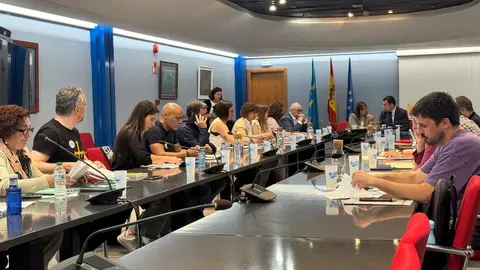 Un momentos de la reunion negociadora con los sindicatos educativos