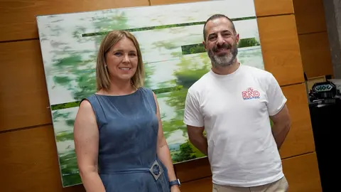 La concejala de educaci&oacute;n, Eva iglesias junto al alcalde de Siero, &Aacute;ngel Garc&iacute;a