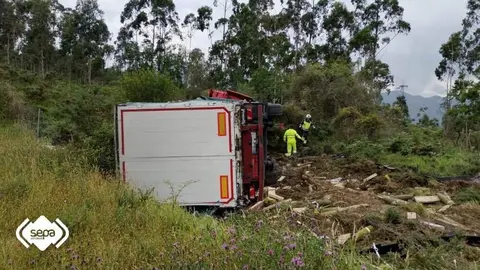 accidente-camion-llanes