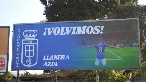 Esta ser&aacute; la primera imagen que ver&aacute;n los pe&ntilde;istas sportinguistas al llegar a Posada de Llanera