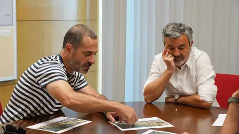 El alcalde de Siero y el consejero de movilidad analizaron el problema de los vecinos de San Miguel de la Barreda