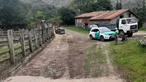 Obras de mejora de caminos y accesos en El Mazucu Llanes.