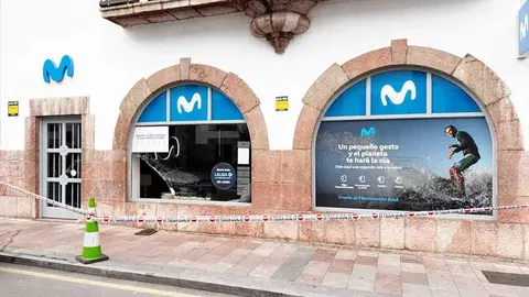 tienda-movistar-cangas-alcantarillazo