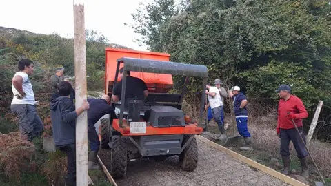 hormigonado-caminos-calduenu-llanes