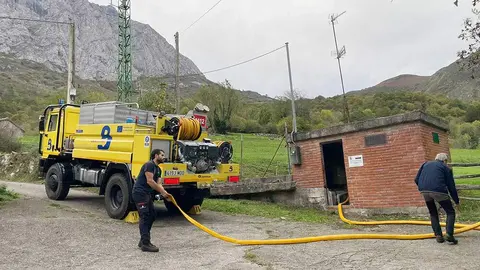 bomberos-agua-taranes-ponga
