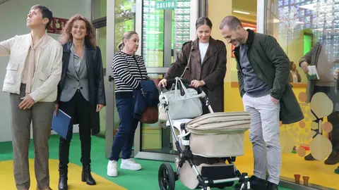 Eva Ledo, segunda por la izda y &Aacute;ngel Garc&iacute;a en la inauguraci&oacute;n de Los Polesinos