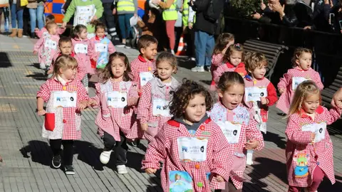 Los ni&ntilde;os y ni&ntilde;as del Pe&ntilde;a Careses de Pola de Siero corrieron contra la leucemia infantil