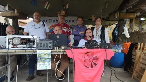 Radio Club Lugones en la fiesta de las carrozas de Valdesoto-A&ntilde;o 2024.