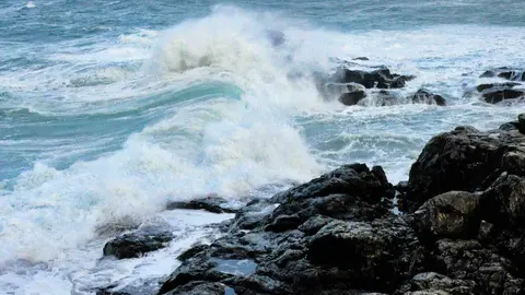 AEMET alerta sobre fuerte oleaje en las costas asturianas durante este fin de semana