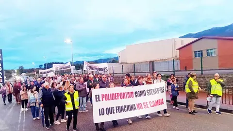 manifestacion-trabajadores-poli-colunga