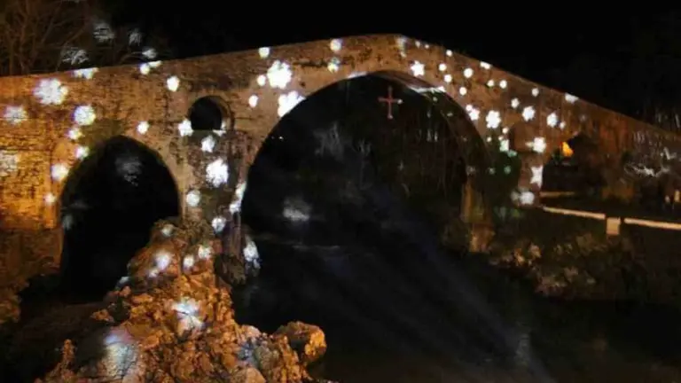 puente-romano-cangas-navidad.jpg