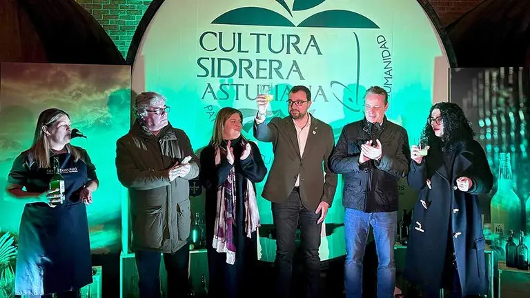 celebracion-cultura-sidrera-llagar-cortina-04