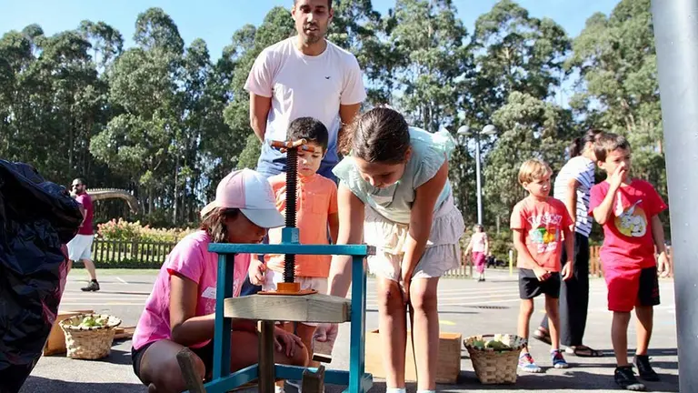 dia-asturias-colunga-muja-023