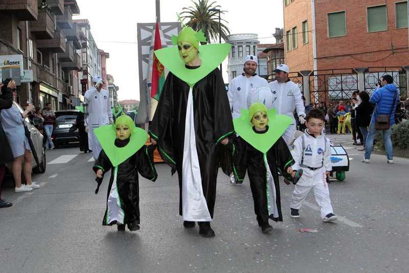 gal&aacute;cticos-carnaval-llanes