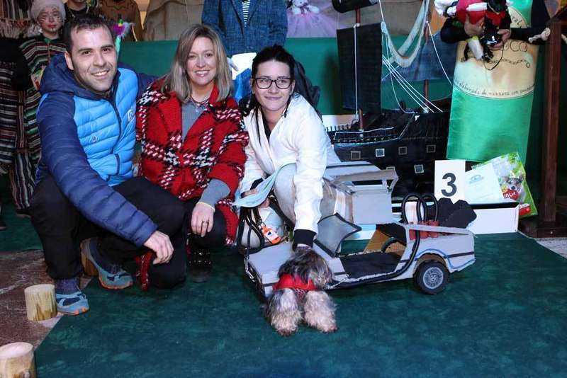 carnaval-mascotas-regreso-al-futuro