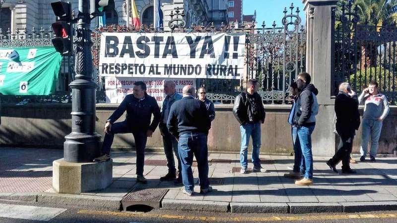 concentracion-ganaderos-uca-oviedo