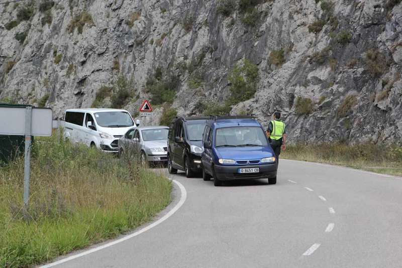 corte-carretera-nacional-en-amieva
