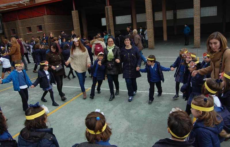 alumnos de norena celebran amaguestu danza prima