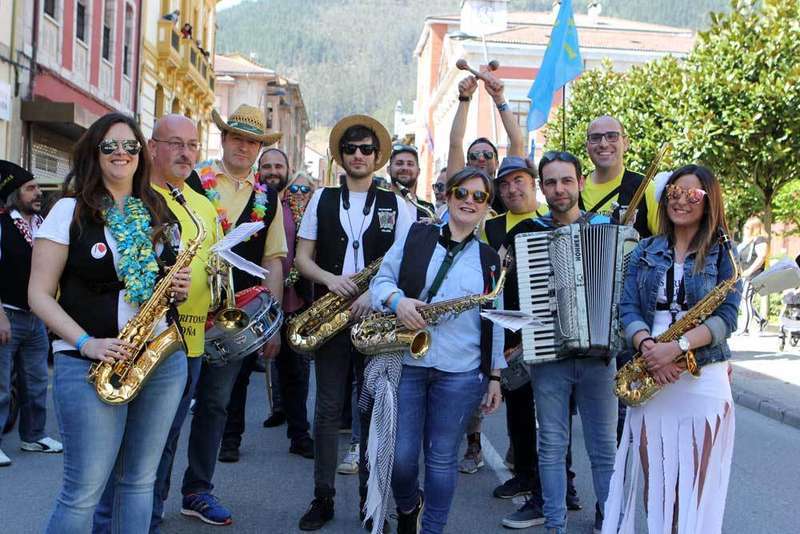 desfile-infiesto-piraguas