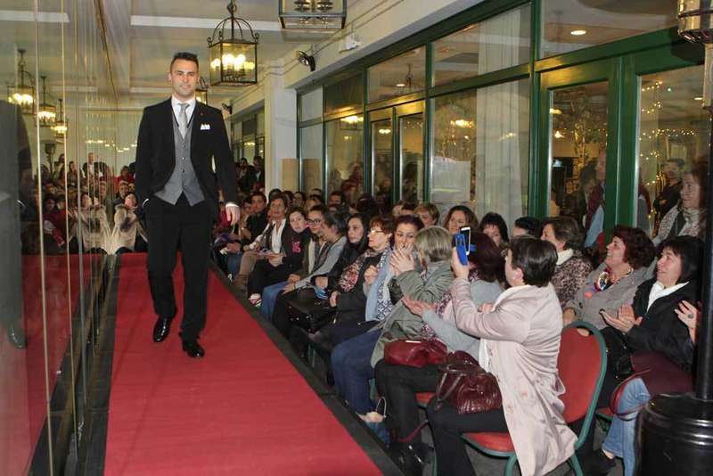 feria-bodas-parador-desfile-novios