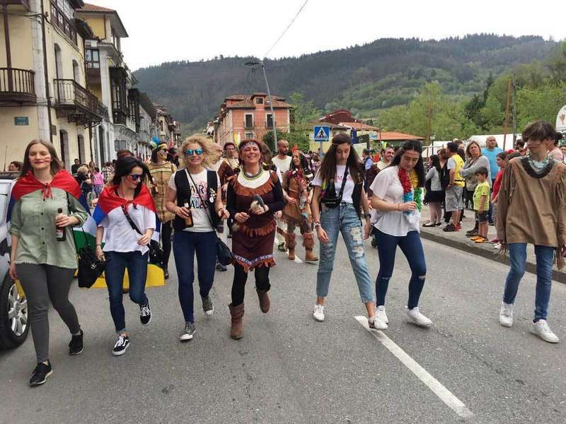 desfile-descenso-rio-pilo&ntilde;a