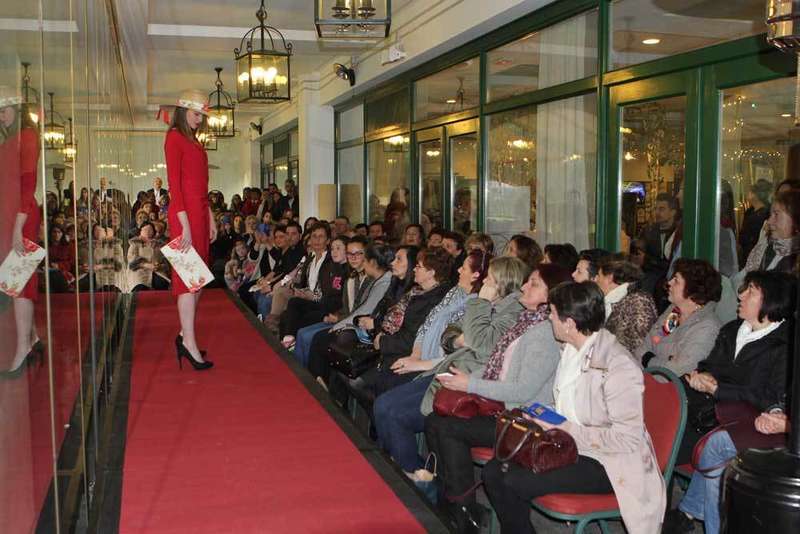 feria-bodas-parador-cangas-desfile