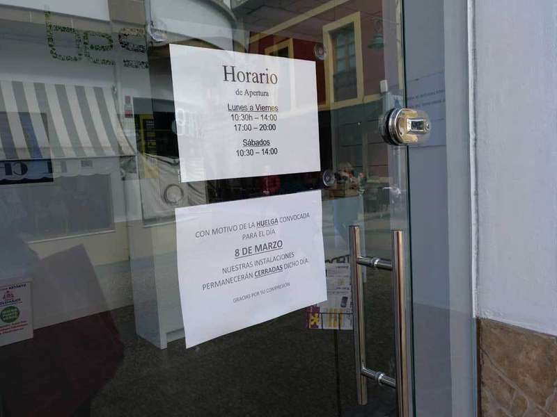 dia-muje-pola-de-siero