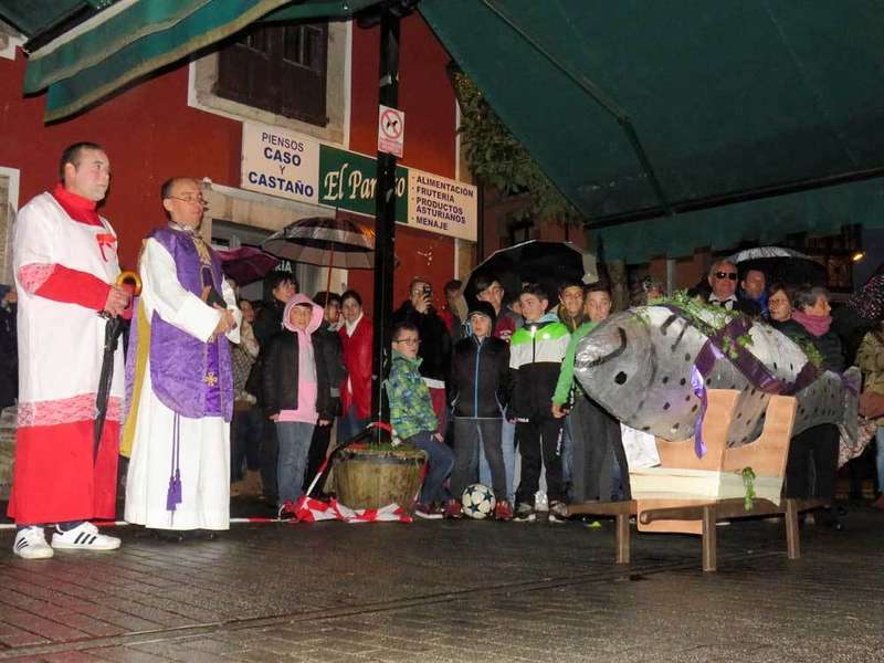 entierro-salm&oacute;n-arriondas