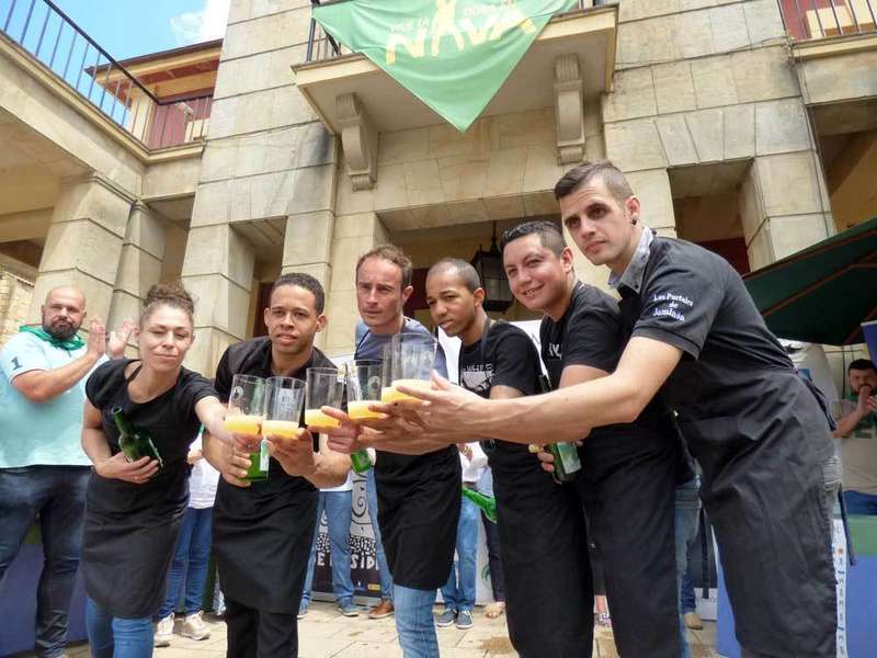 escanciadores-nava-festival