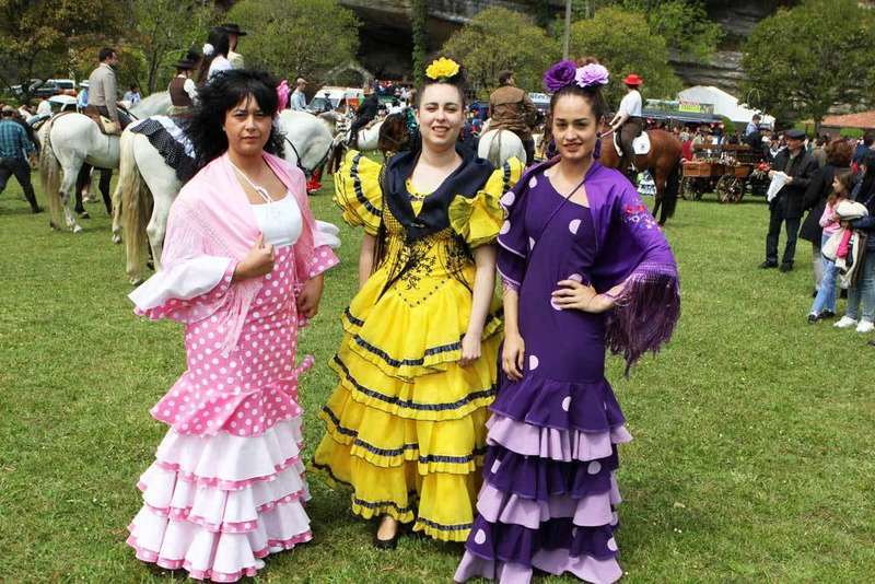 feria-abril-infiesto-sevillanas-faralaes