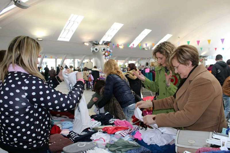 feria-stock-pola-siero-plaza-cubierta