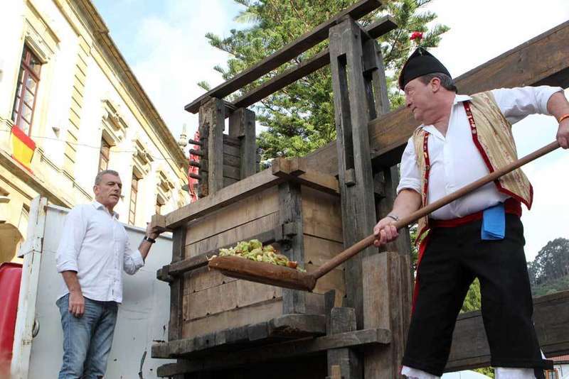 festival-manzana-bendici&oacute;n