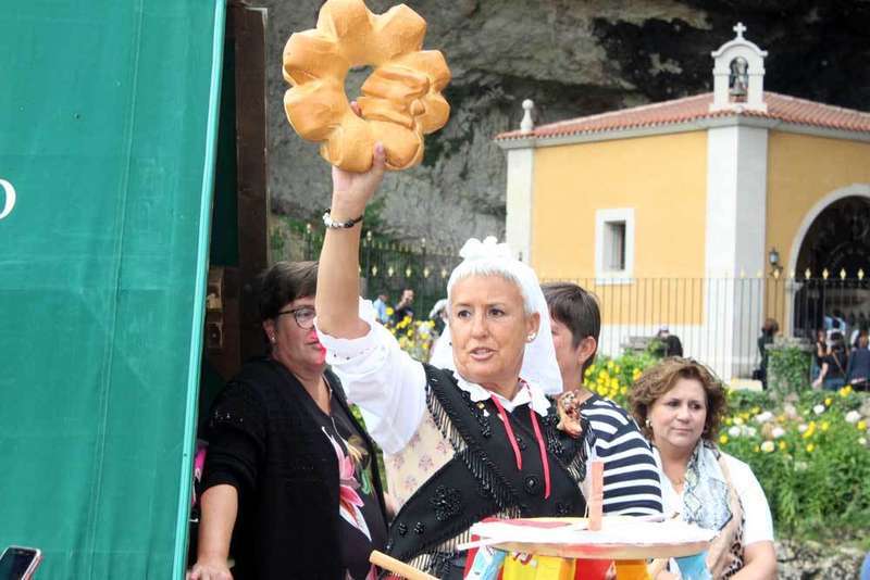 fiesta-cueva-infiesto