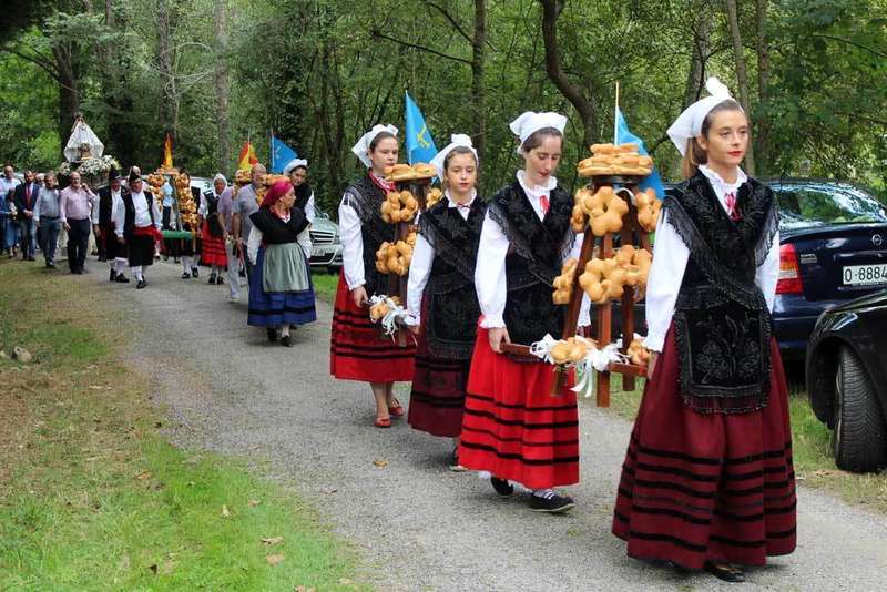 fiesta-cueva-infiesto