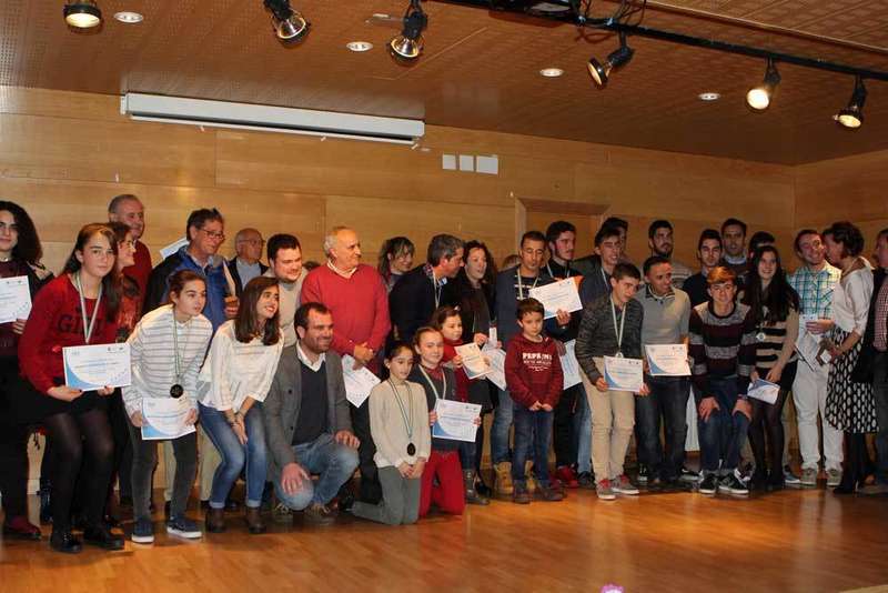 foto familia gala deporte pilona